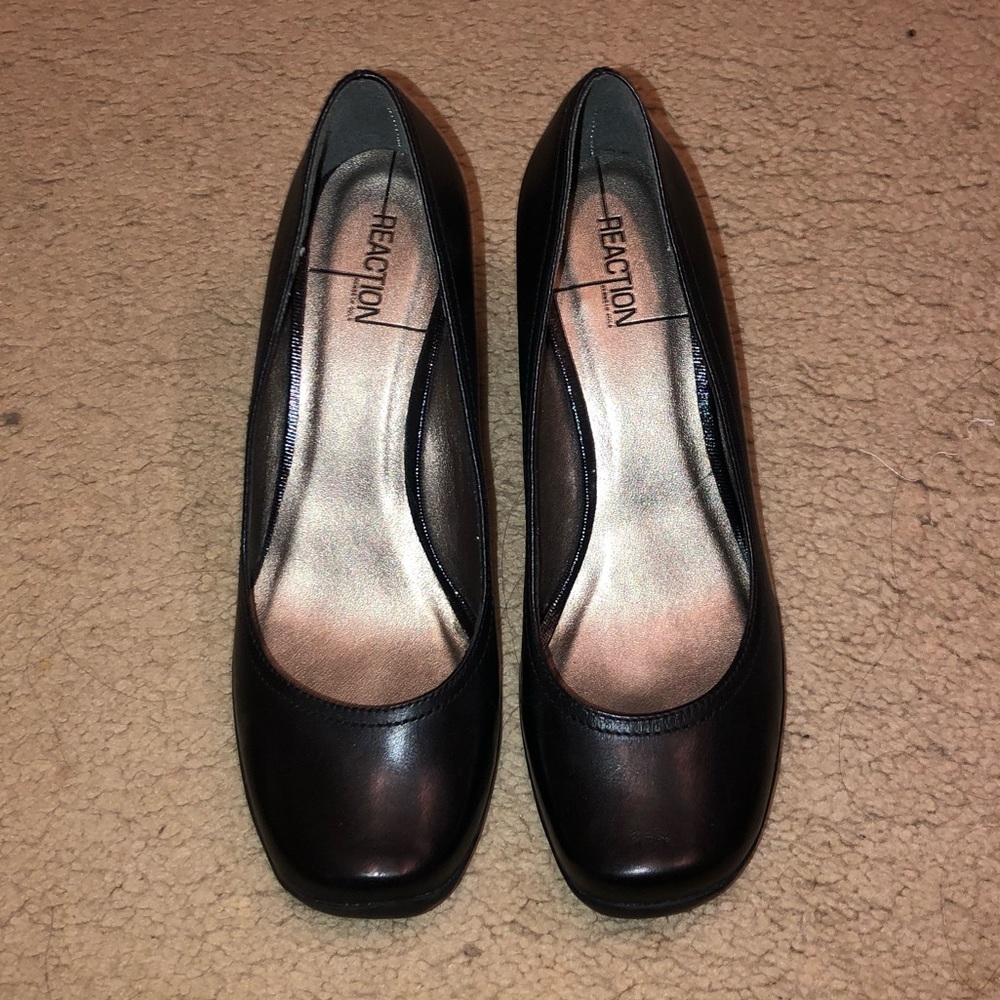 Kenneth Cole Black Wedges
